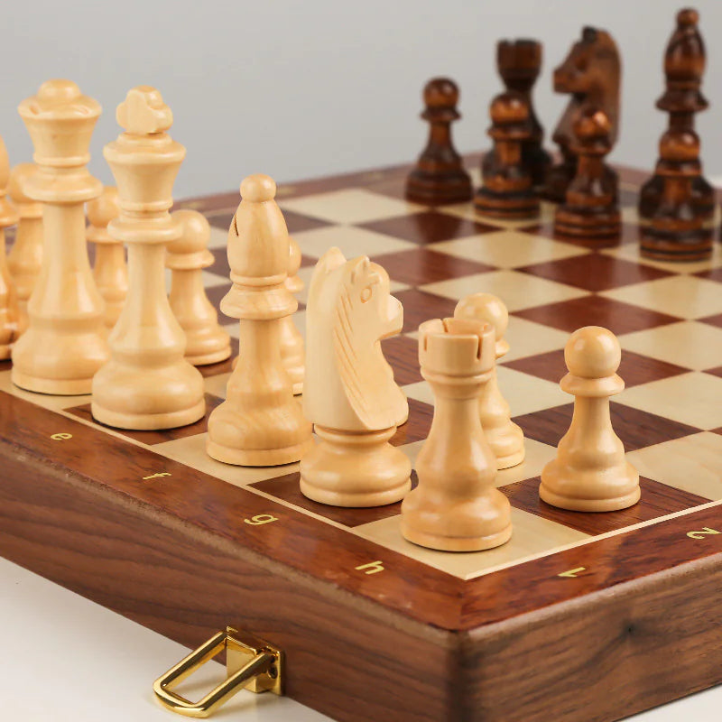 Montessori-Schachspiel aus Holz